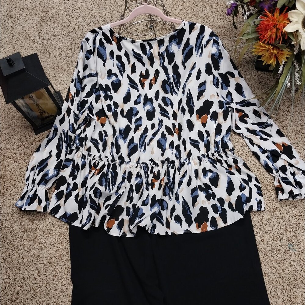 3761 Size 2XL Shien Curve Top and Size 18 Coldwater Creek Slacks. - Picture 4 of 12